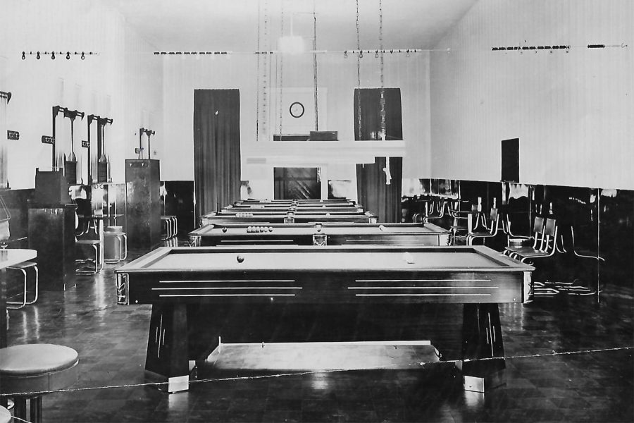 AE Schmidt history old showroom